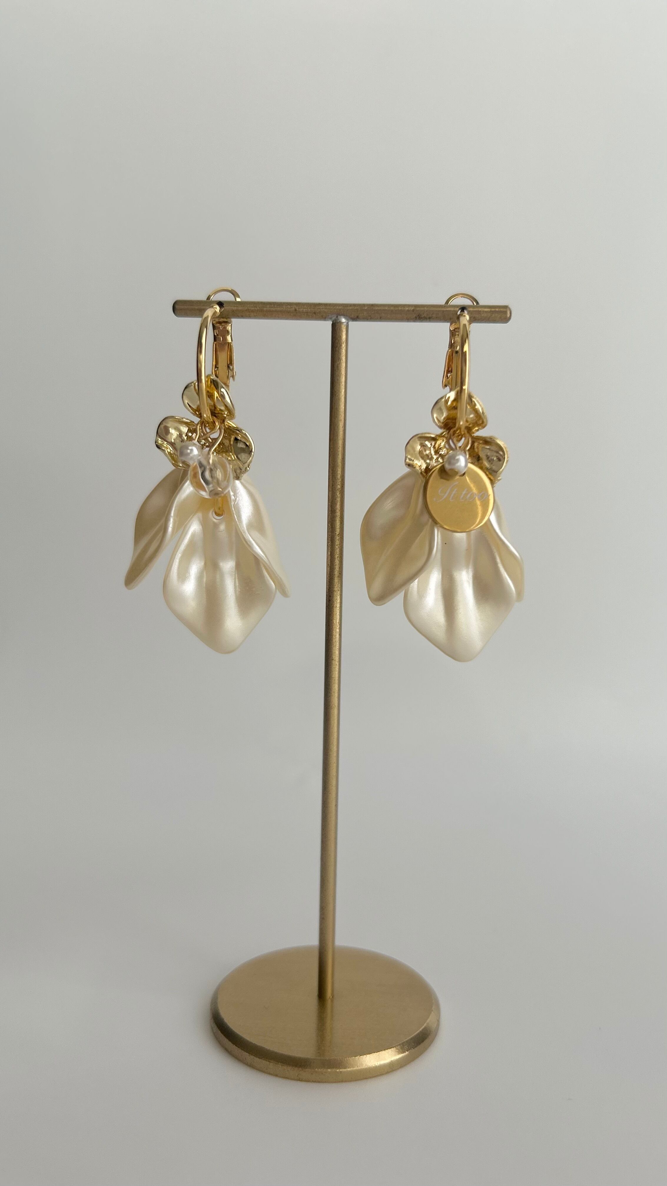 gold flower pierce