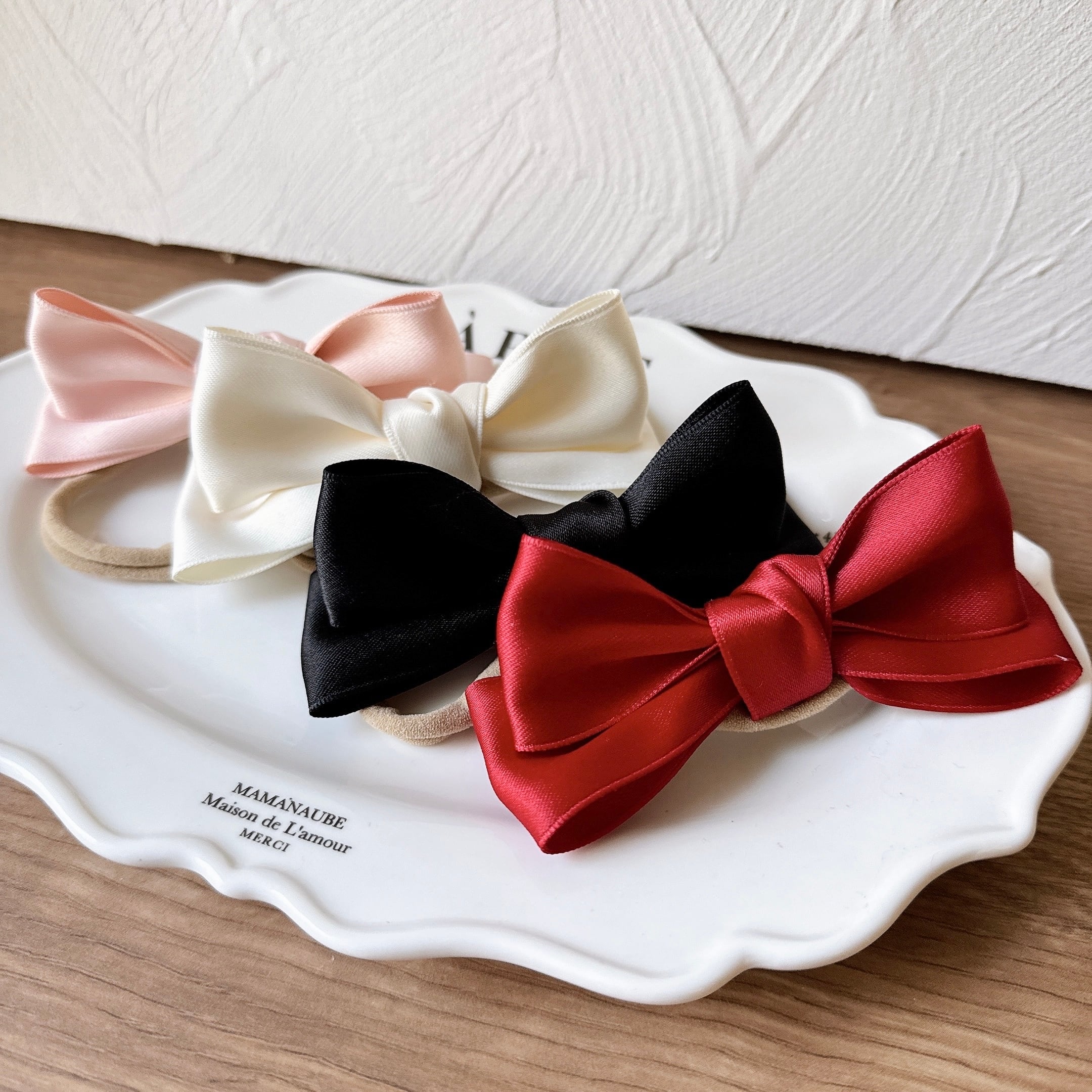 立ってる大きなおリボンヘアバンド