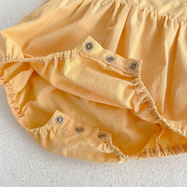 【取寄】スカラップフリルとpear刺繍がおしゃれな西欧風ロンパース