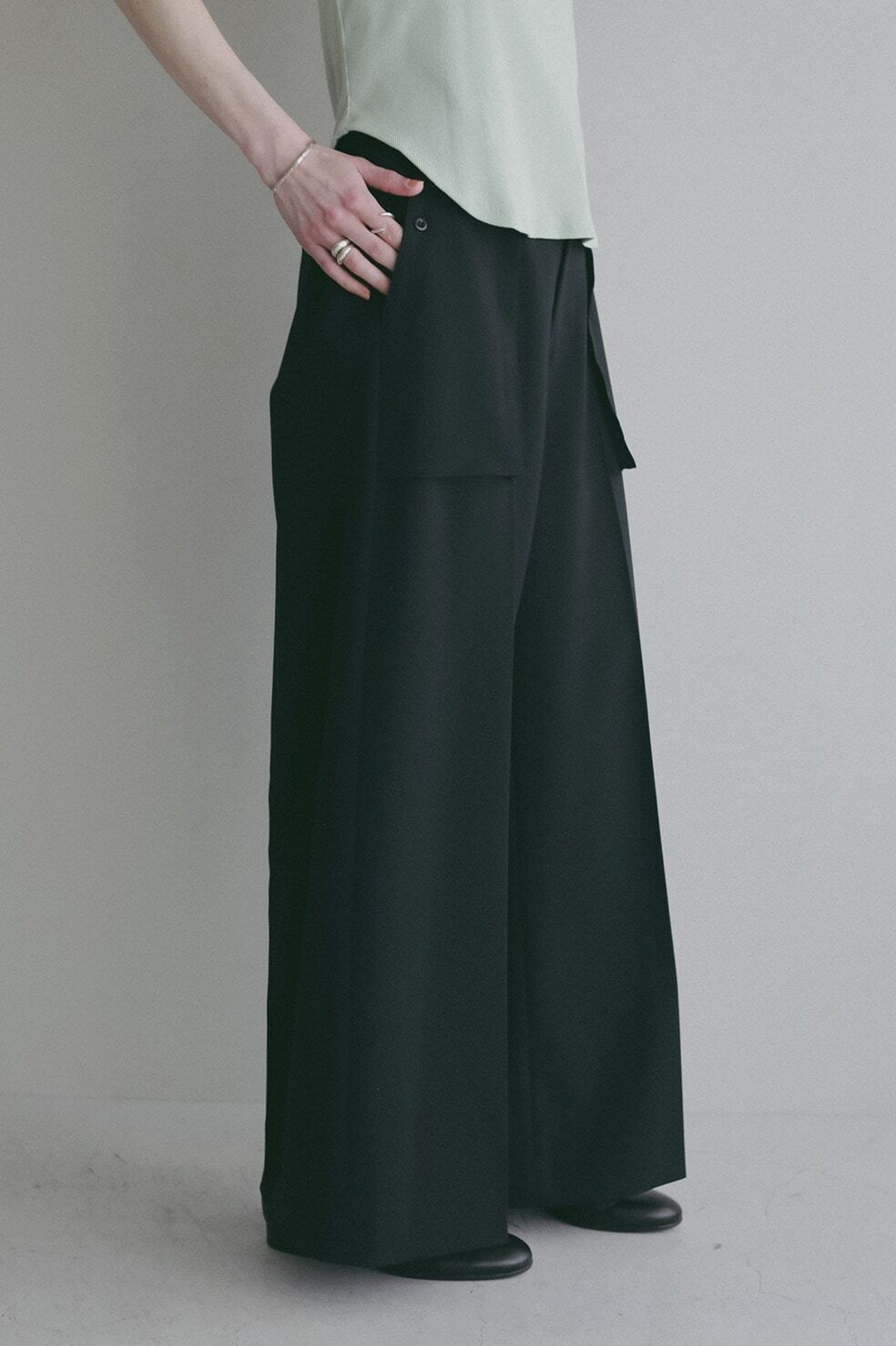 MANOF OUT POCKET WIDE PANTS