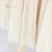 社交ダンス 衣装 スタンダード スカート レッスンウェア オフホワイト系 アイボリー クリーム色 ICHIOKU イチオク 花柄 レース シンプル フェミニン エレガント おしゃれ ダンスウェア トレーニング コスチューム 結婚式 パーティー 伸縮性 お花 レース装飾 女性用 高品質 軽やか 素敵 シンプルデザイン 丈夫 洗濯可 セクシー