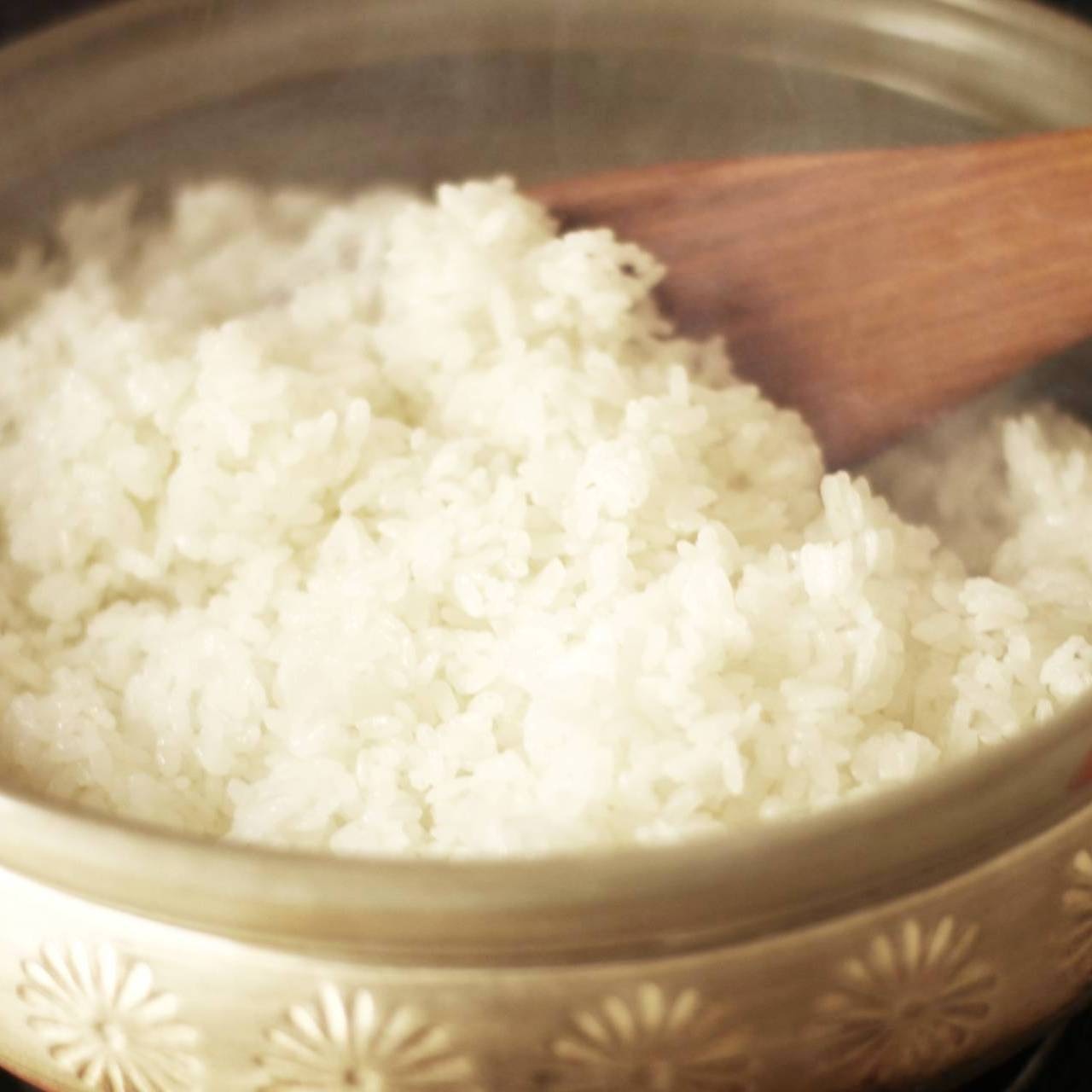 【R7年度】農家直送 新潟県弥彦村産 雪国コシヒカリ 玄米10kg 贈り物に◎ ご家庭用に◎