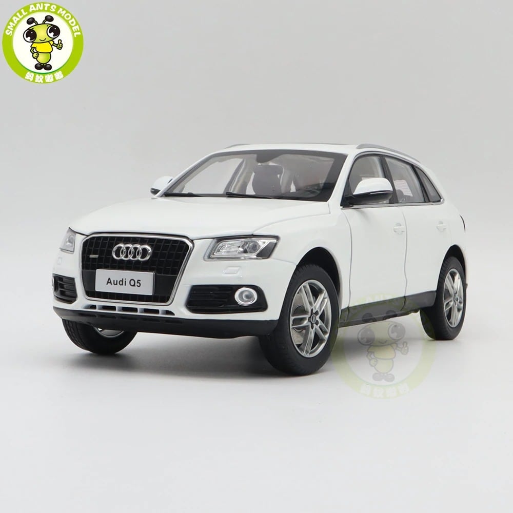 ミニカーミニカー 1/18 アウディ AUDI Q5 SUV 2015 ホワイト