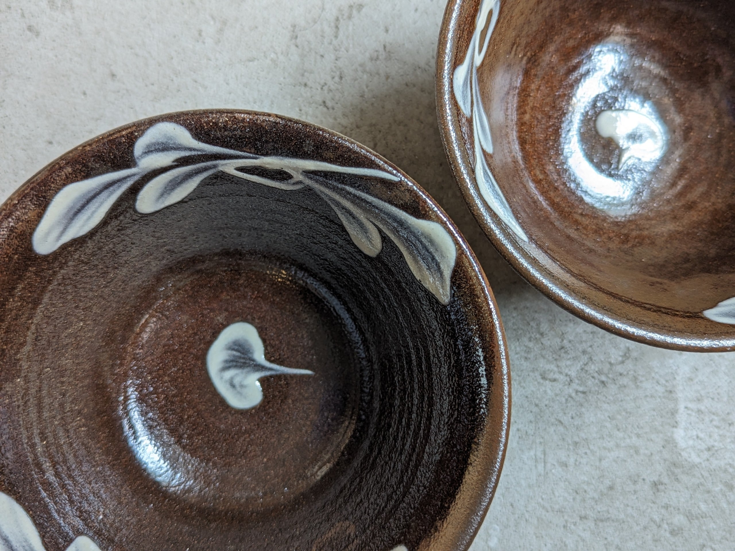 やちむん マカイ4寸（イッチン白） | 陶眞窯 | inoya | Basic Life