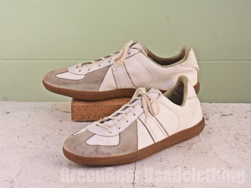 【未使用品】COACH コーチ　ブラックレザー ローファー　23.0cm adidasのフリマアイテム一覧