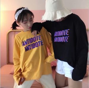 カラー立体ロゴロングTシャツ