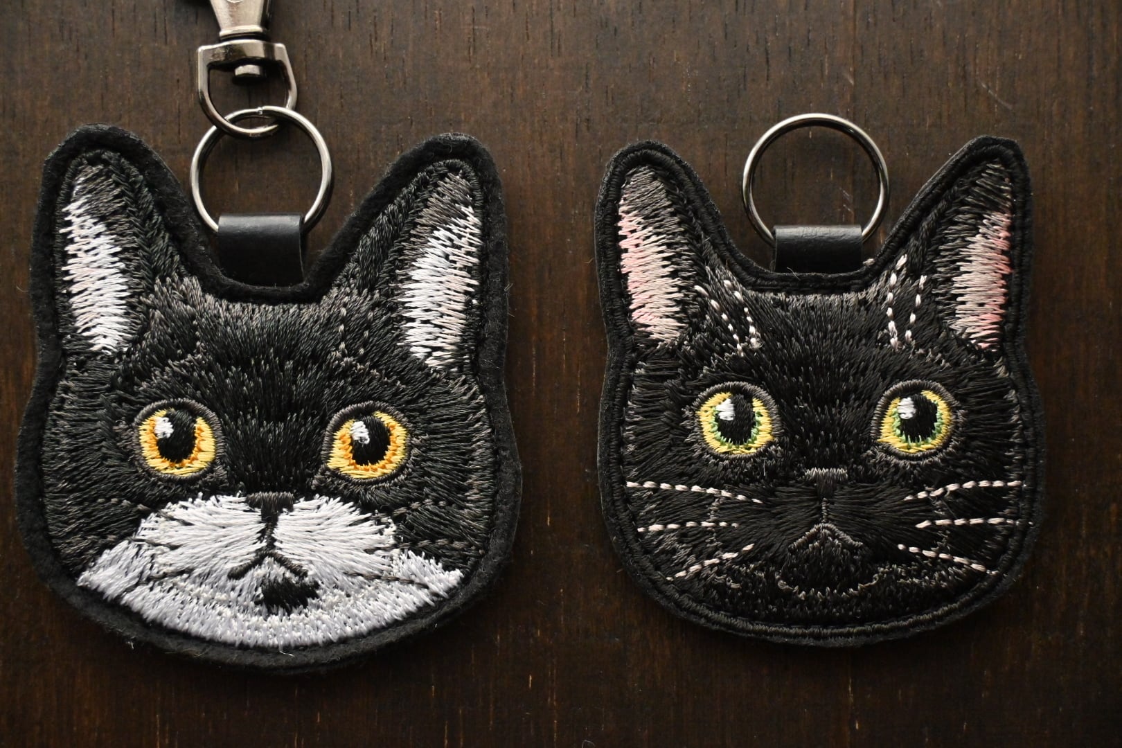刺繍猫ちゃんのキーホルダー | 猫と暮らす洋裁店