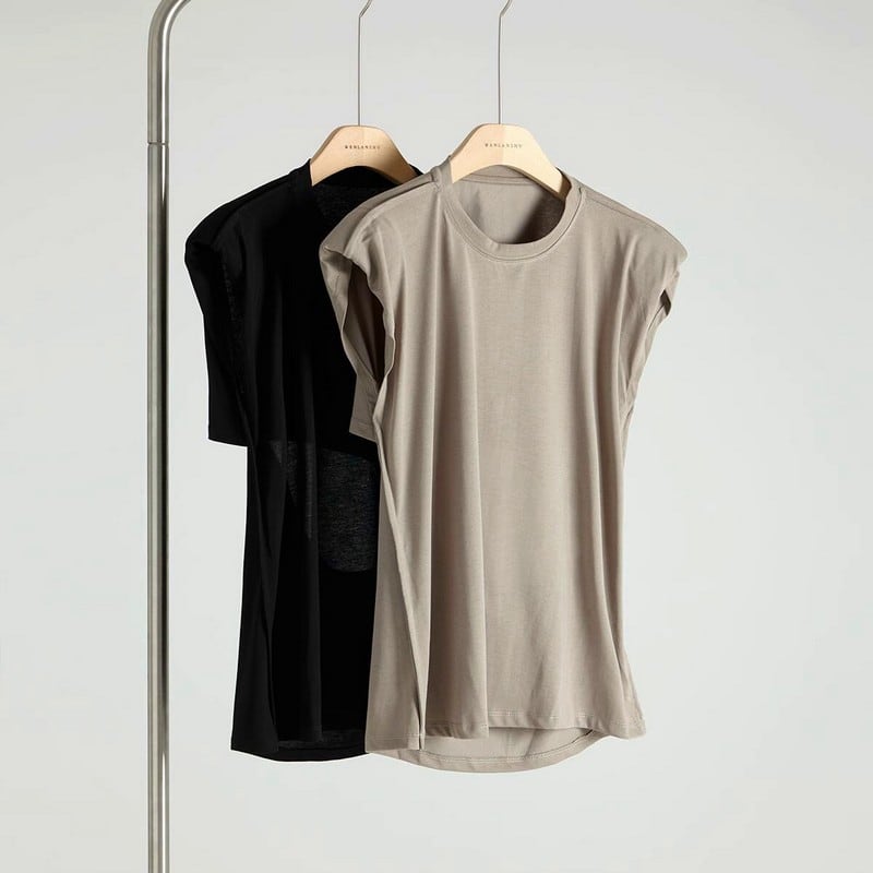 round neck padded shoulders t-shirt W00260
