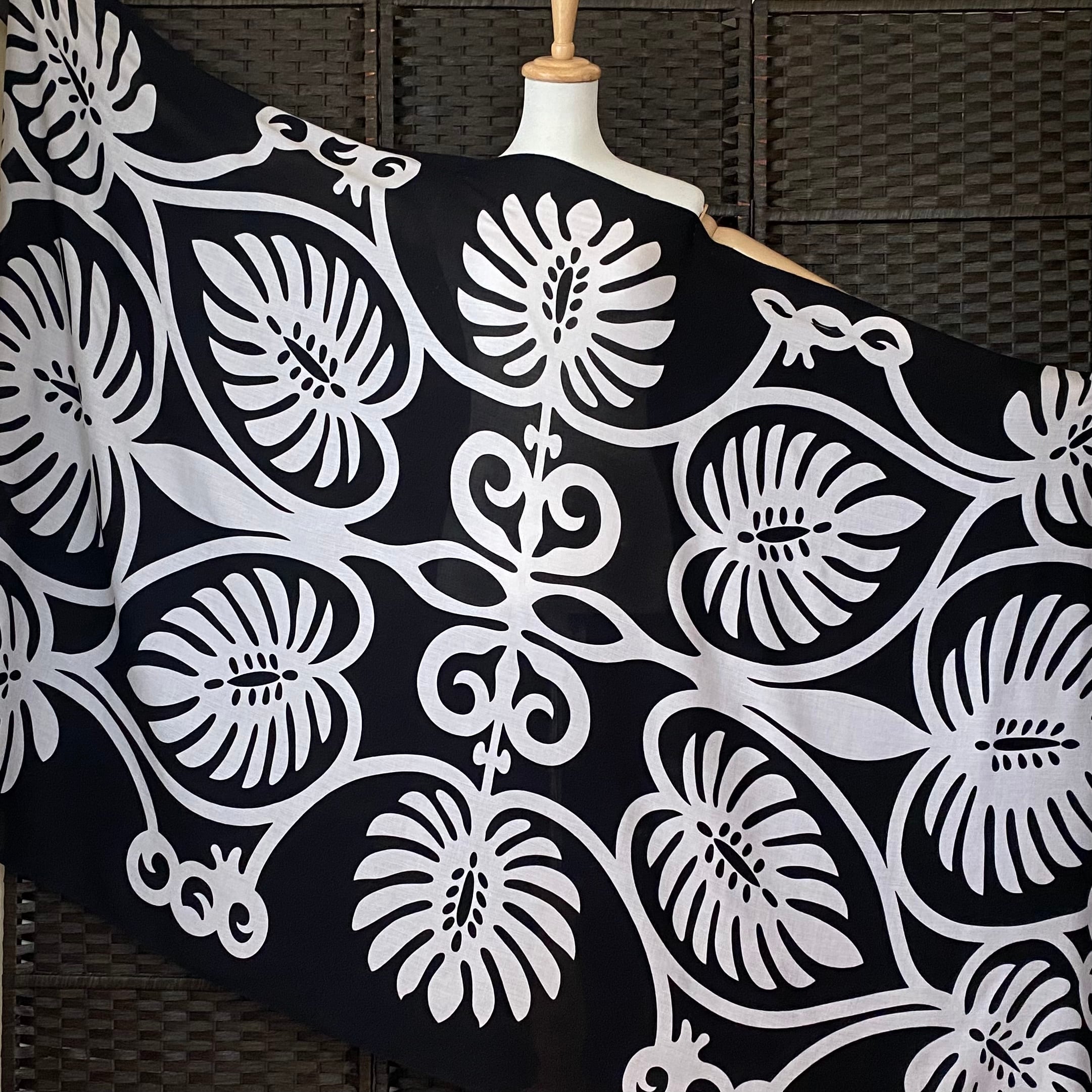 パレオ 【HAWAIIAN QUILT-BLACK-WHITE】ハワイ直輸入 パレオ 大判