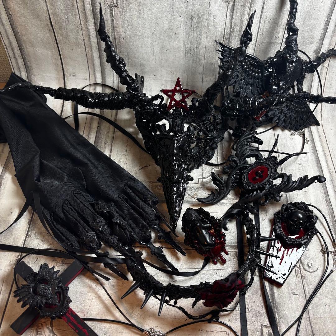 1点限定品】Sacred Relic - 磔刑の骨十字架オブジェ | VIRTU MORE