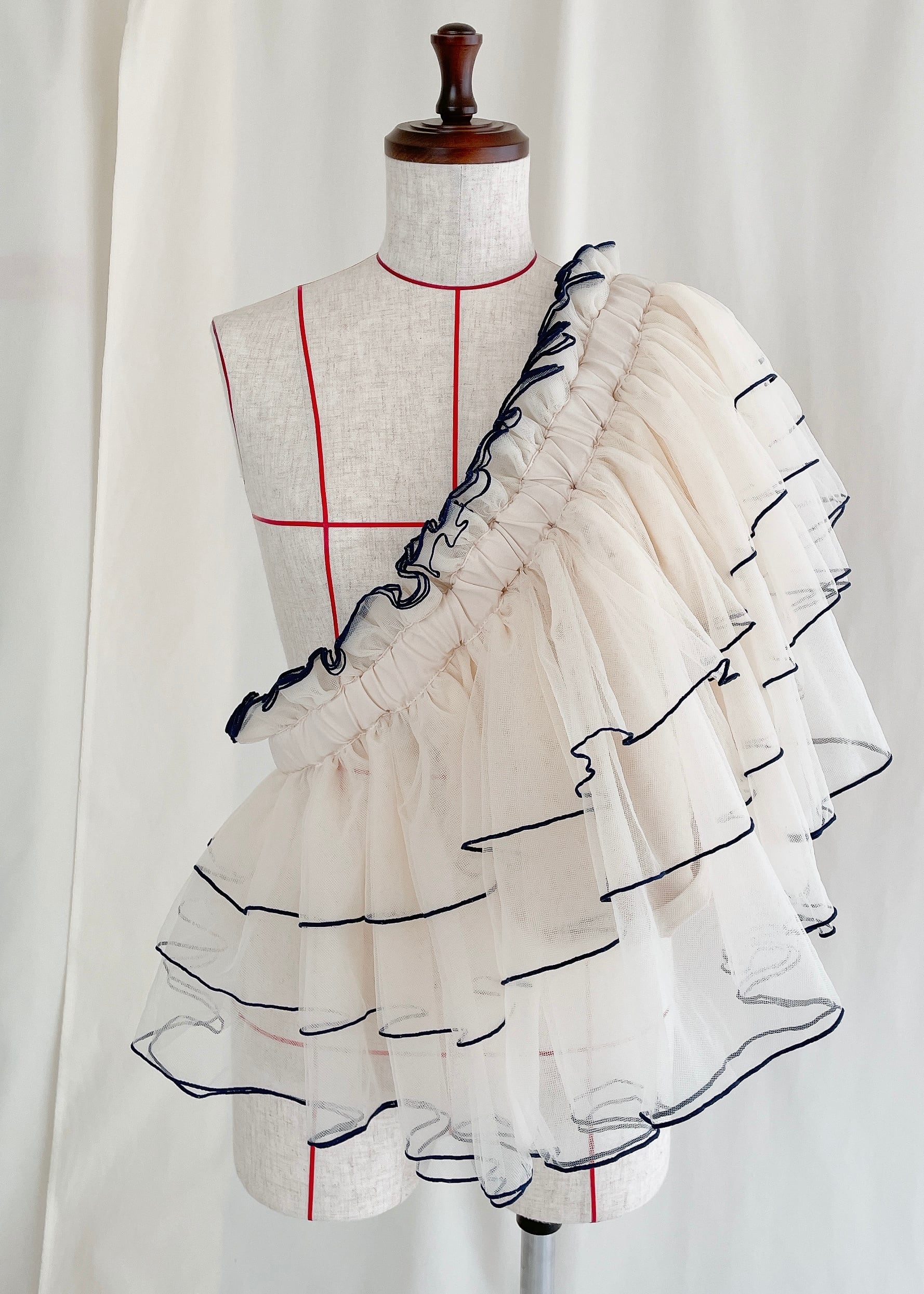 DŌRA TIER - MAXI / MELLOW BLACK | ORIENT MILLINERY