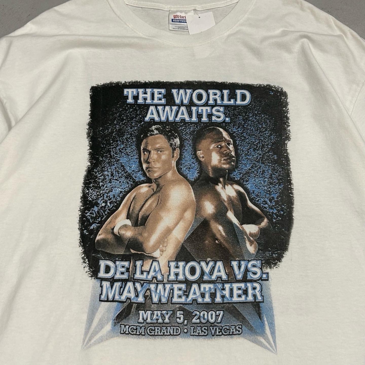 2007s DE LA HOYA vs MAYWEATHER “THE WORLD AWAITS” boxing T-shirt