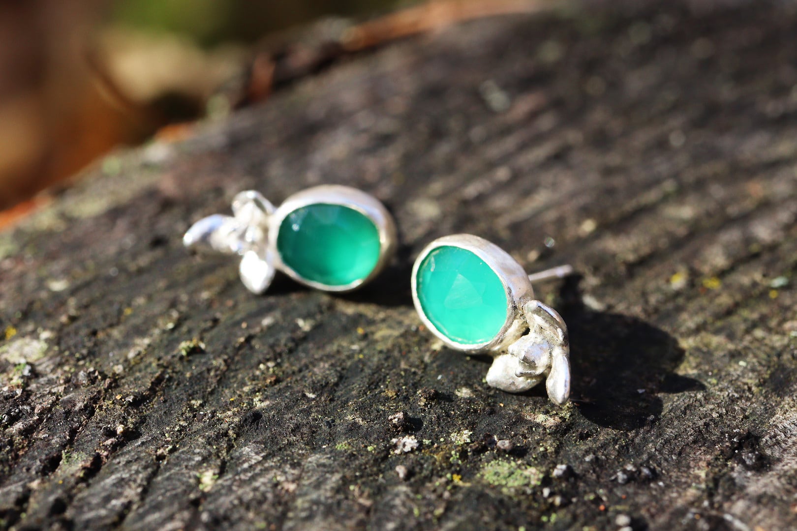 ツルマンネングサとグリーンオニキス ピアス/イヤリング