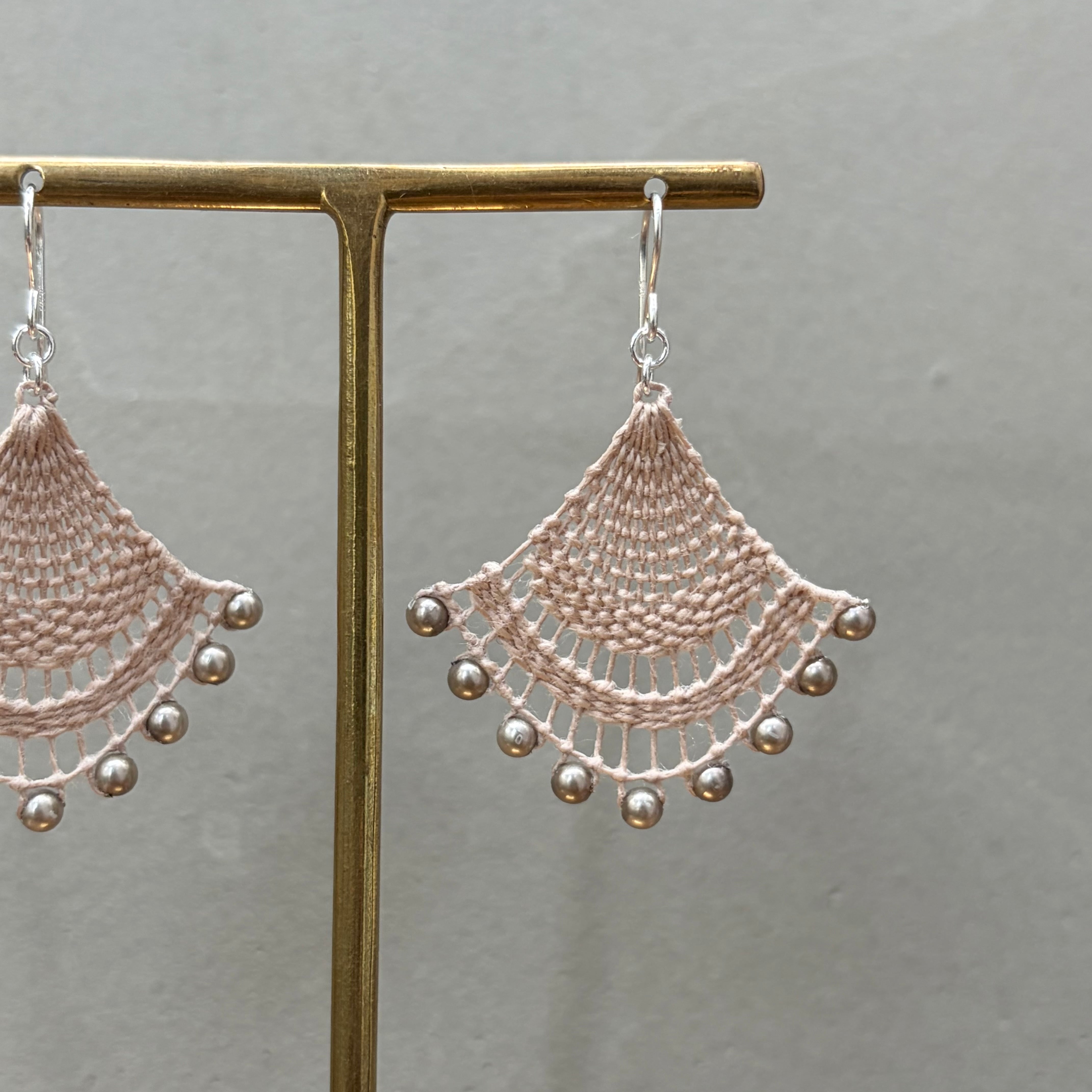 Ñanduti puka model earring | puka ~nanduti ~ ニャンドゥティ