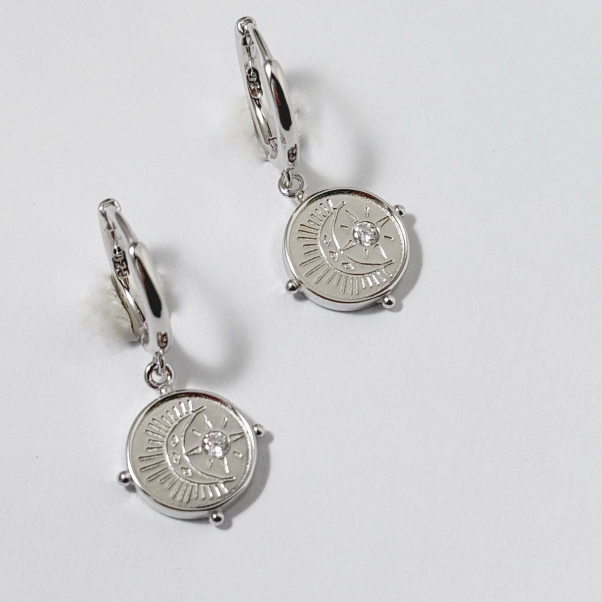 月と星のジルコニア カチッと フープ ピアス 月星 ムーン スター