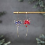 風と踊る彼岸花 | spider lily earrings