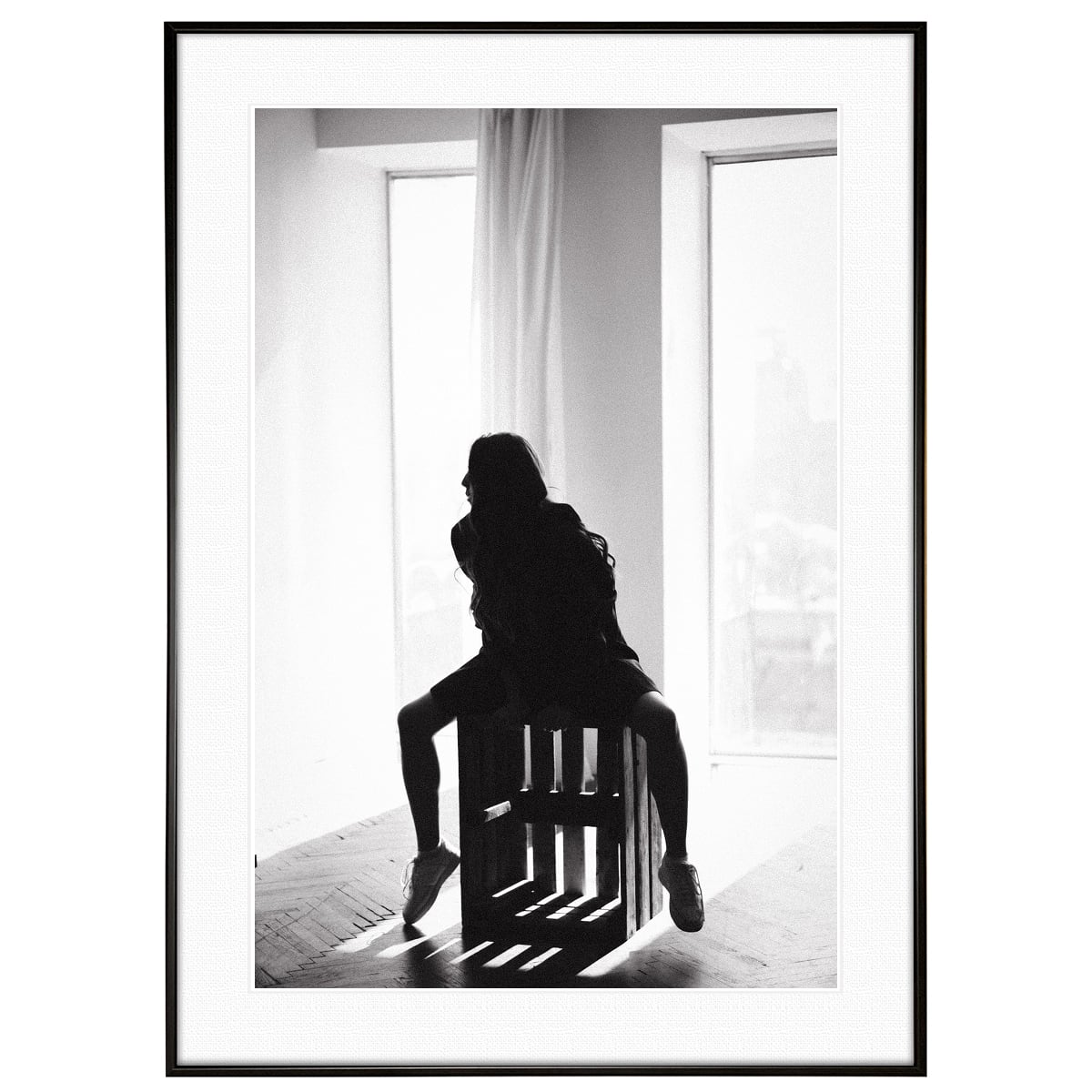 人物写真 椅子に座っている女性 インテリアモノクロアートポスター額装 AS2351