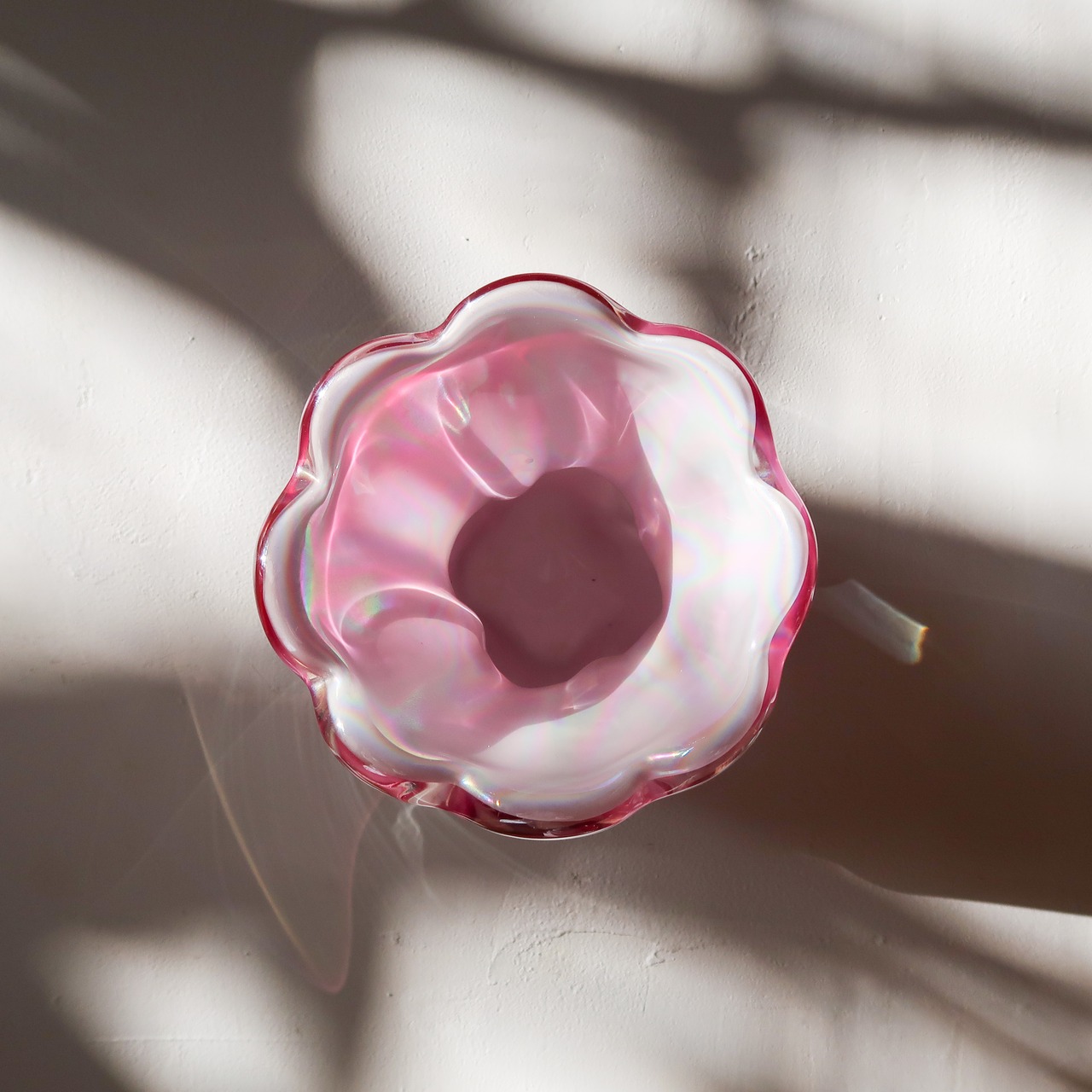 パープルピンクの花瓶