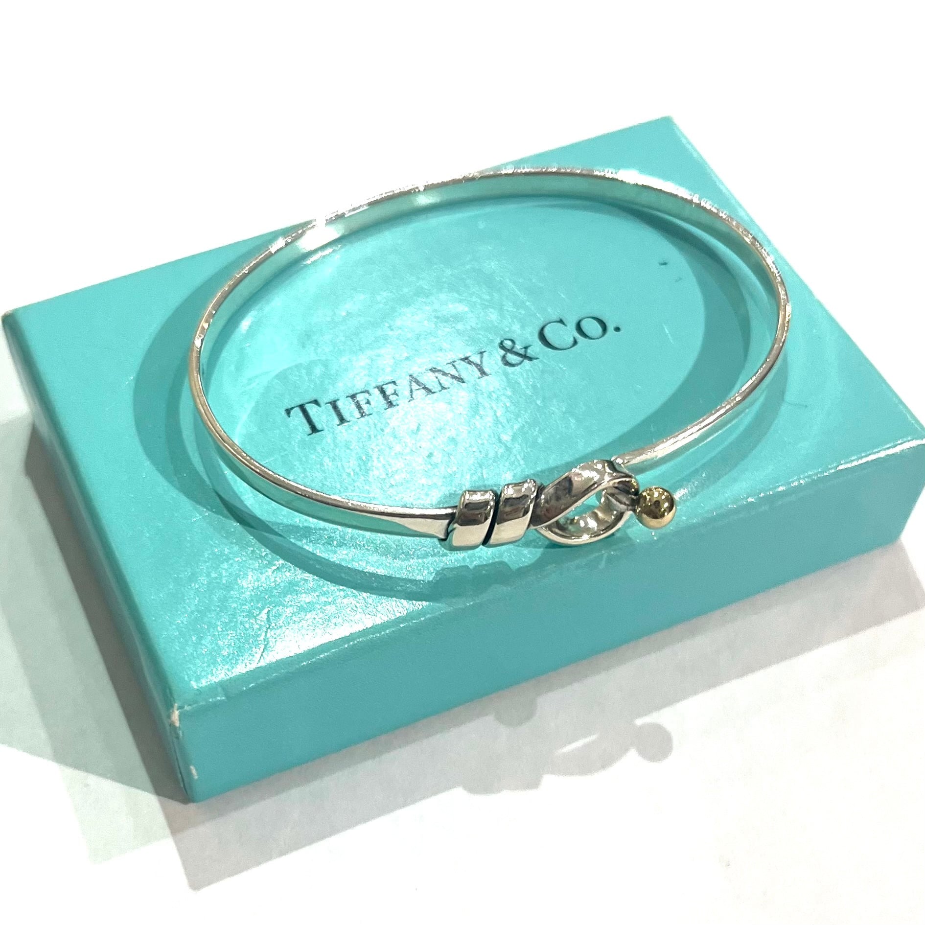 TIFFANY&CO.】2111 フックバングル/シルバー925×K18YG/洗練のコンビ TIFFANY&CO.】2111 フックバングル/シルバー925×K18YG/洗練のコンビ