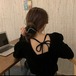 プルオーバー レディース 長袖 バックリボン シンプル ブラック 春 新作 セクシー レトロ  大人 シンプルトップス リボン 大人可愛い カジュアルスタイル トップス 冬 秋 やわらか