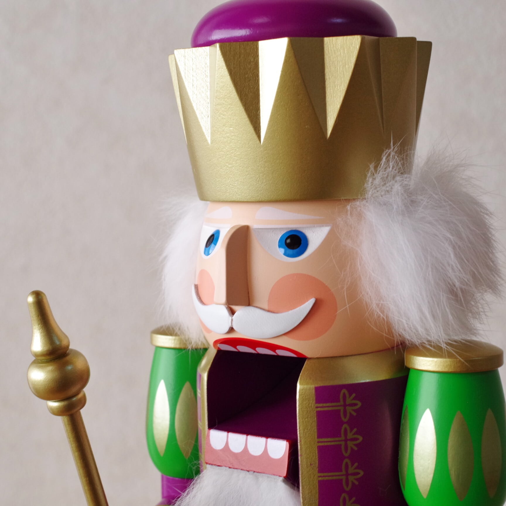 くるみ割り人形 王様 パープル×グリーン 40cm | 木のおもちゃ専門店
