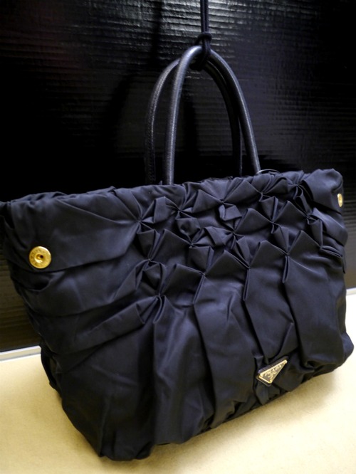 レア◆PRADA プラダ フリルギャザーデザイン ナイロンｘレザー切替 トート ハンド バッグ 黒x金◆ 希少なフリルデザインのギャザーモデル♪