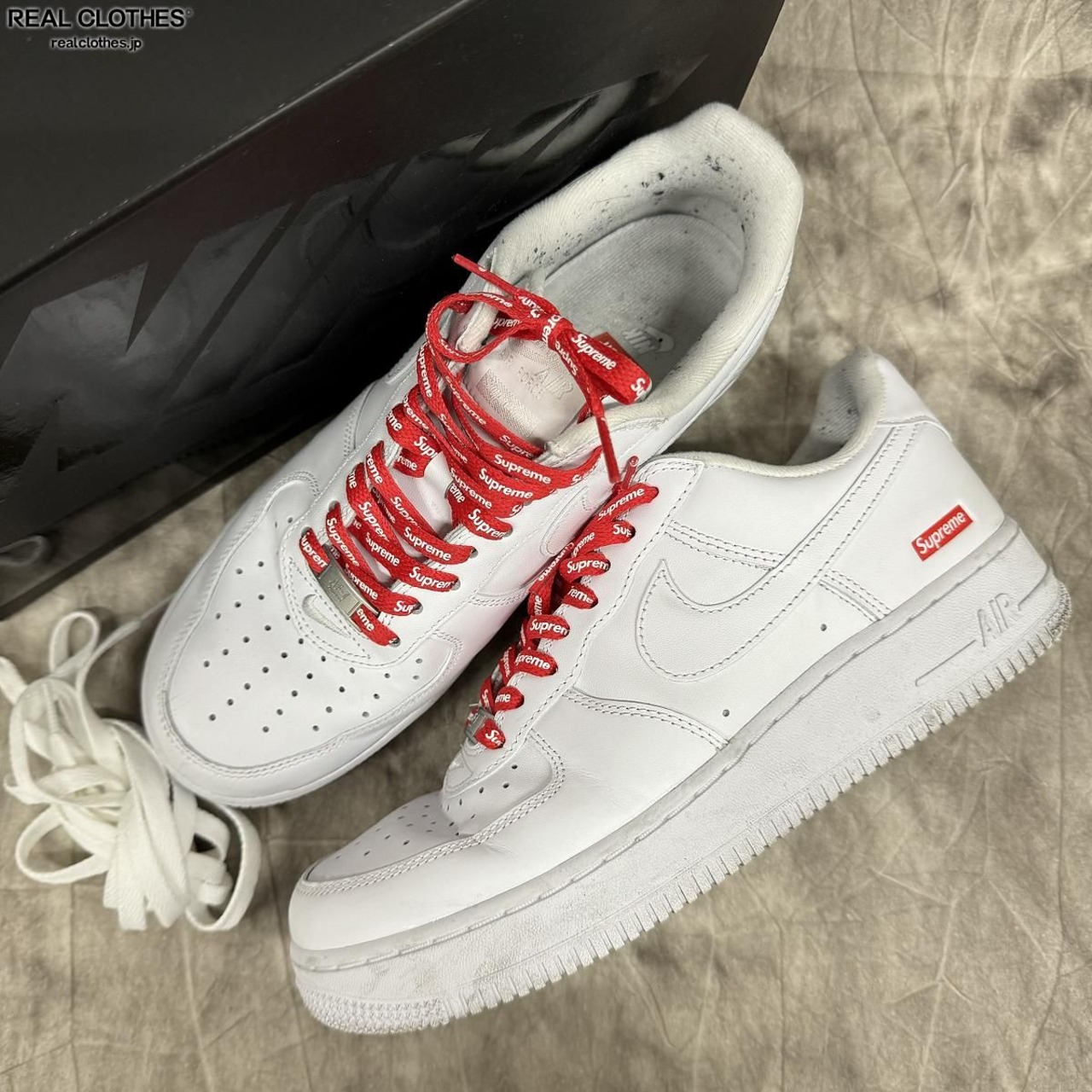美品 NIKE ナイキ サイズ:26.0cm 23SS AIR FORCE 1 すくっ MID 07 LV8 