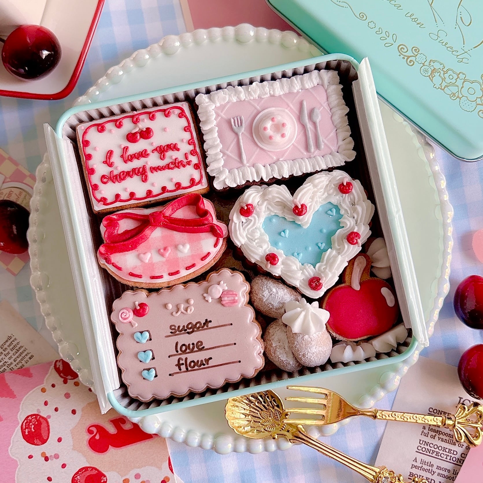 JEWELS CARNATION ミニアイシングクッキー缶 | Francesca von Sweets