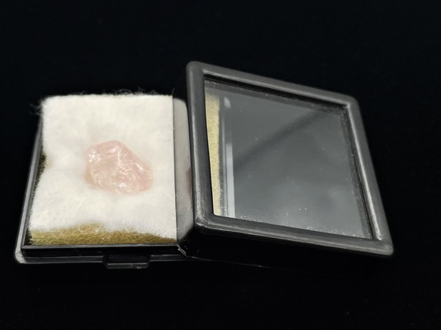 ルース素材（モルガナイト）