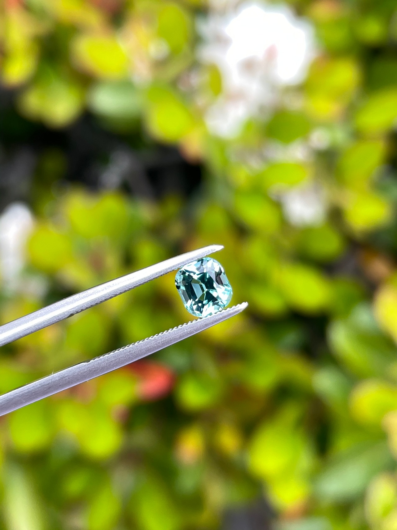 ラグーントルマリン 5.3x4.9mm, 0.70ct ナミビア産