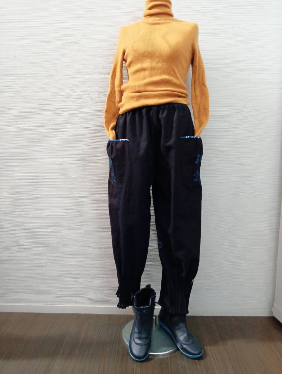 pa-9 藍染め印半纏ワイドパンツ 綿100％ | 古布・和布の創作服｜着物