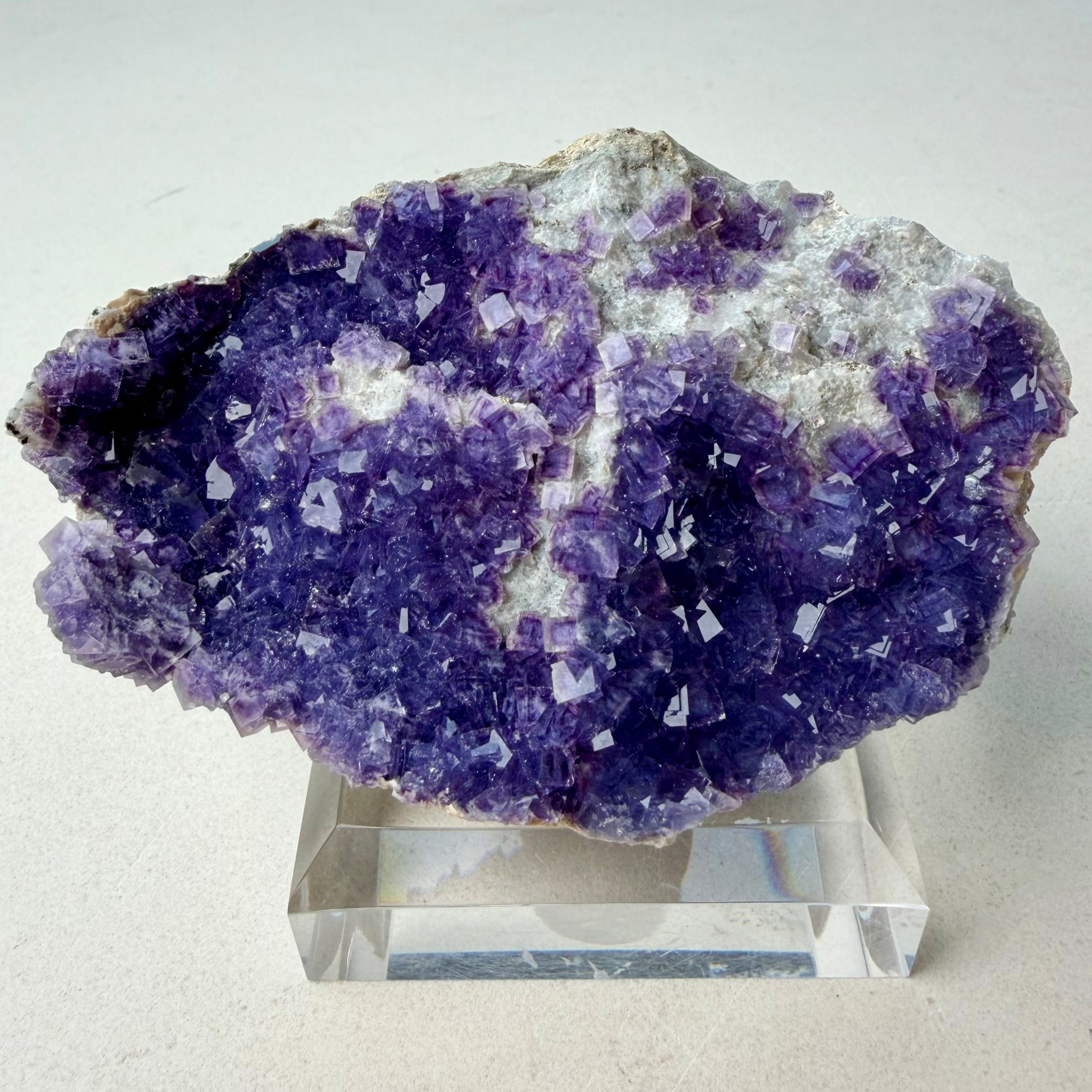 フローライト / ドロマイト【Fluorite with Dolomite】アメリカ産