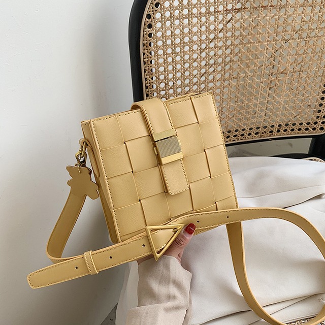 夏の小さなバッグ女性バッグ2020新しい波バージョンワイルドワンショルダーメッセンジャーバッグネット赤ファッション織り小さな正方形バッグ Tiancai_Wing_Bag8704113