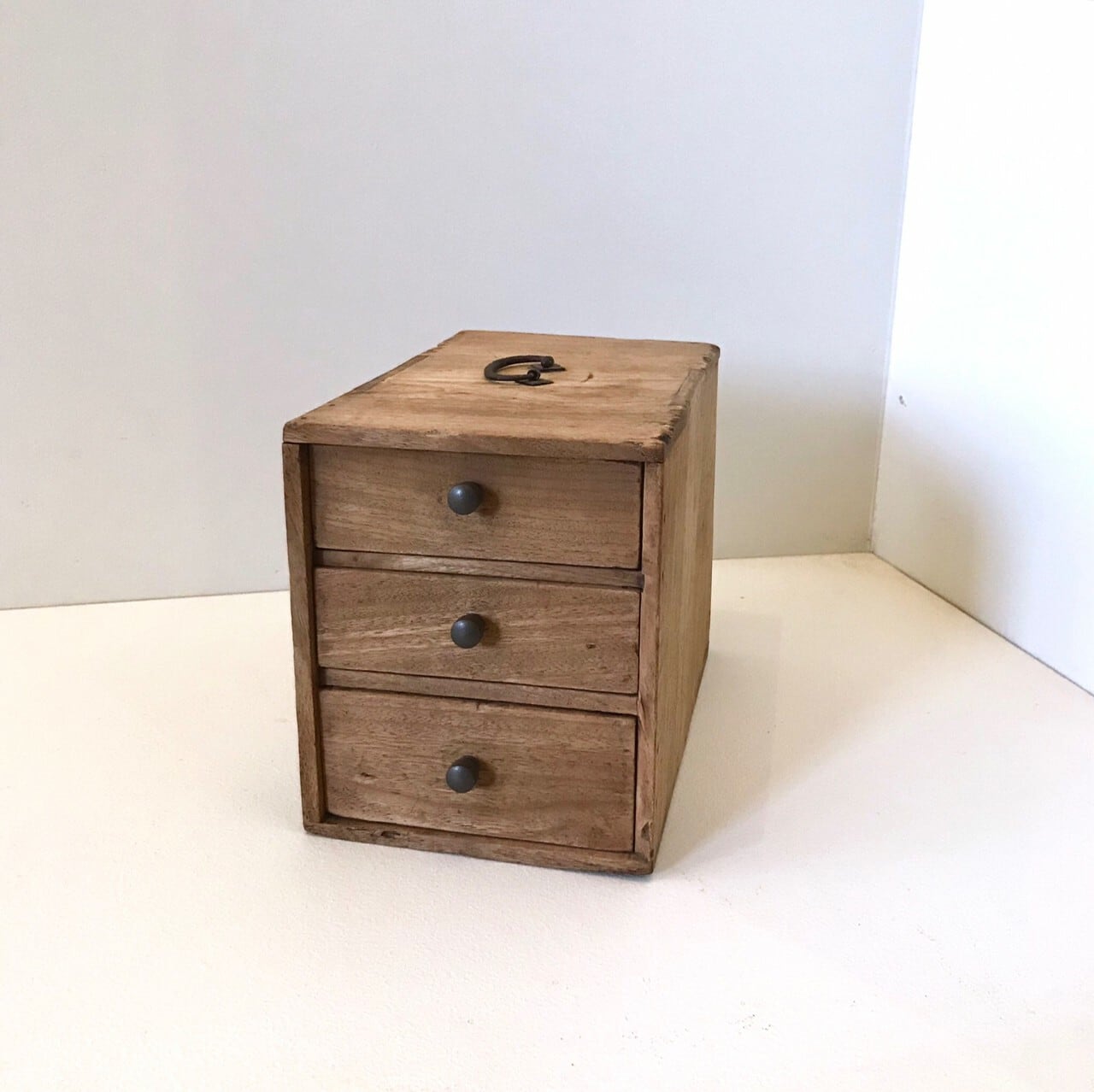 手提げ金具付き引き出し　古道具