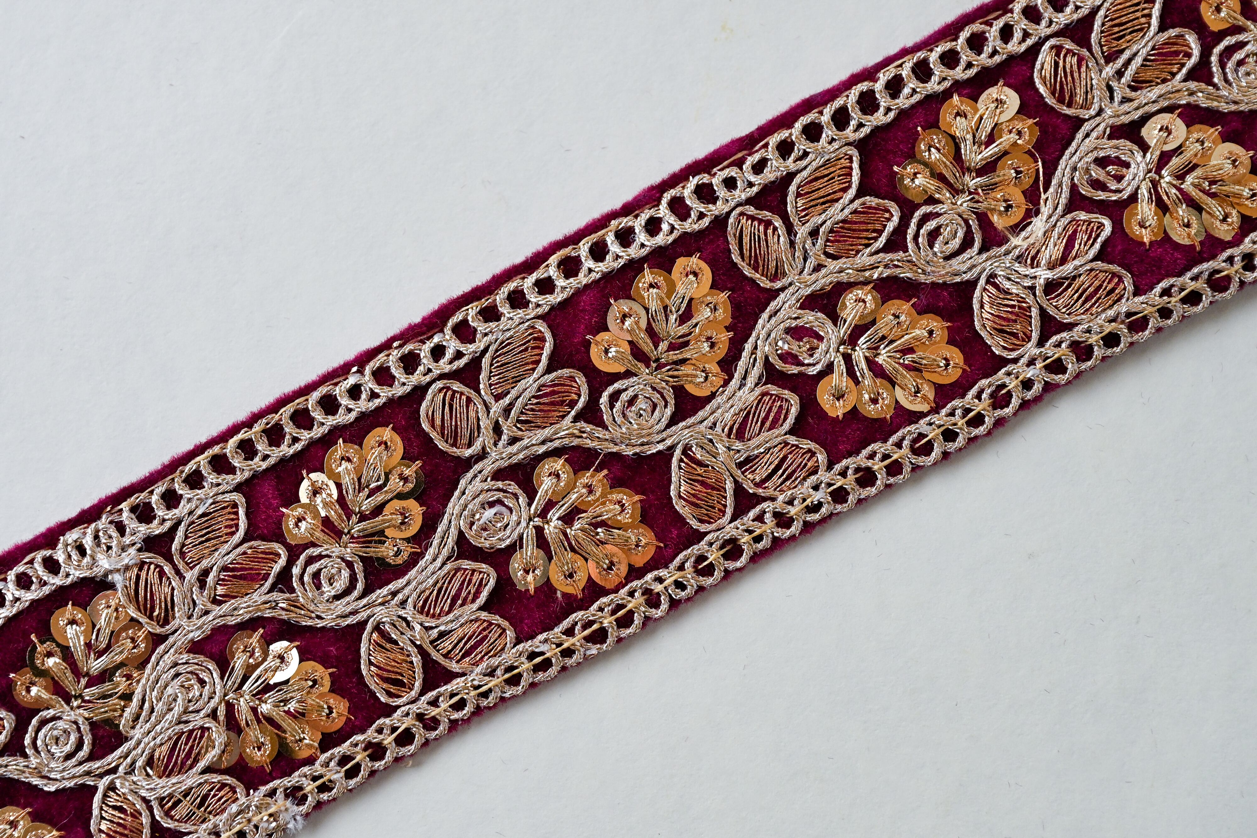 インドの刺繍リボン（お好きな柄を1メートル） | チェコガラスボタン