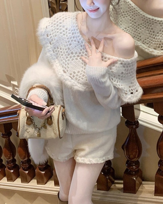 クロシェオフショルダーホワイトセーター　25W08314