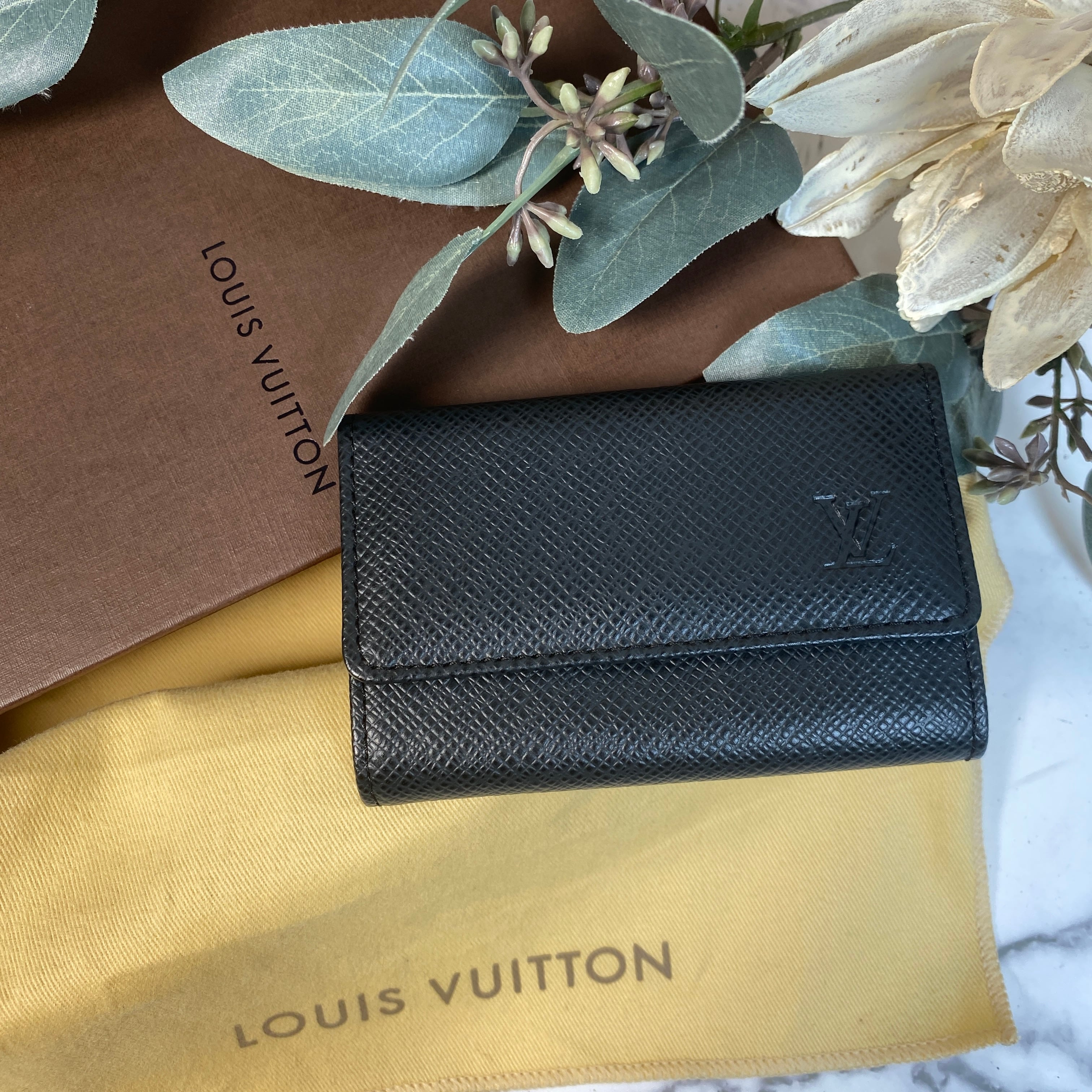 ルイヴィトン LOUIS VUITTON 6連キーケース タイガ - キーケース