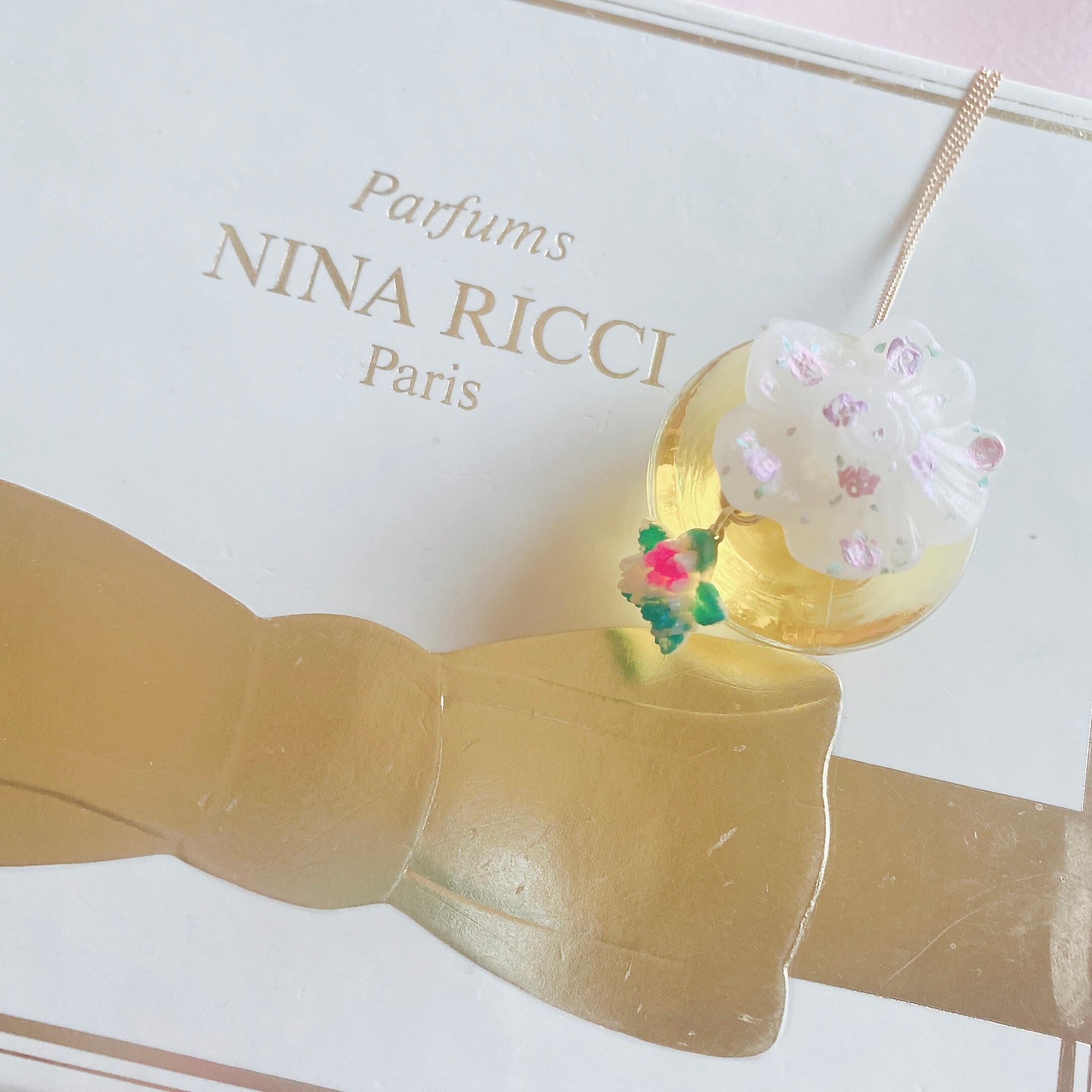 (ニナリッチリメイク)Nina Ricci Hand painted perfume neckless ペイント香水瓶ネックレス
