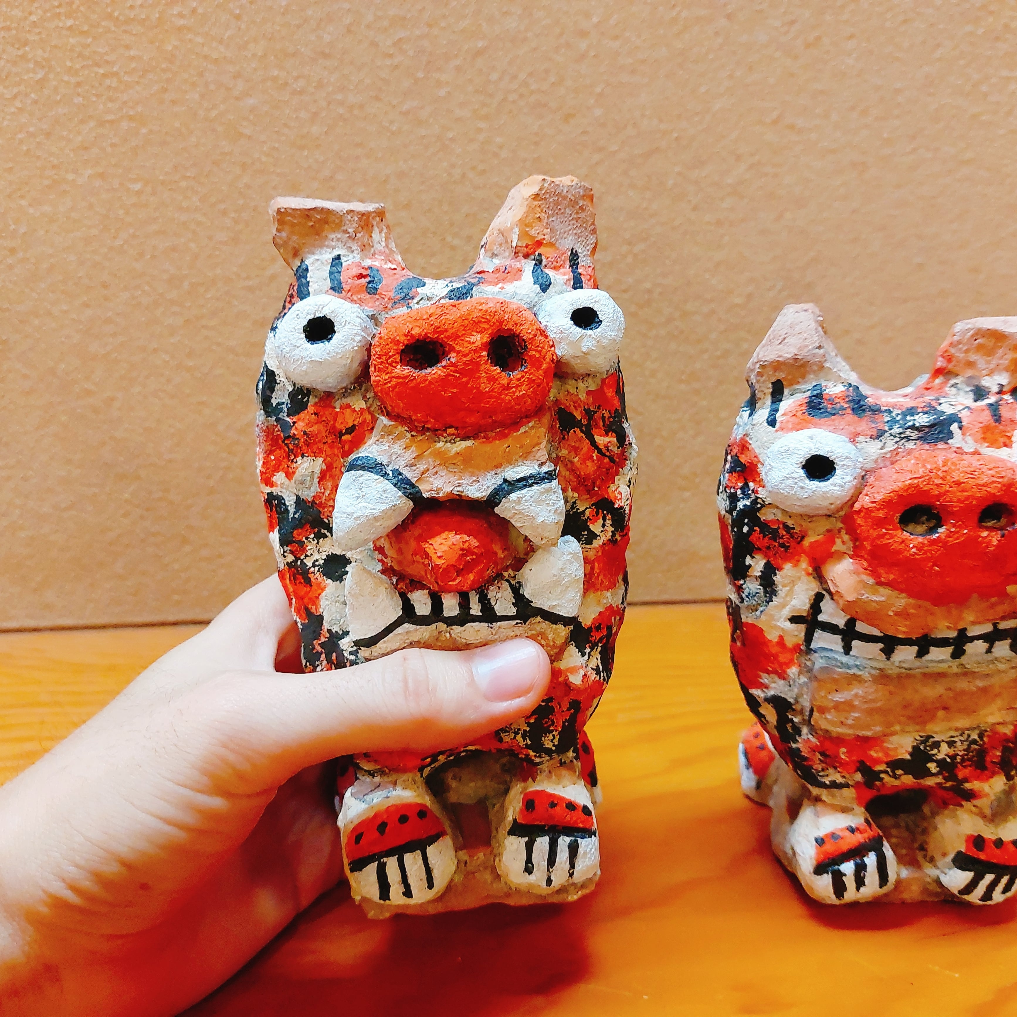 宮下ゆきこ 漆喰ペアシーサー 赤 | Gellery Shop 芭蕉