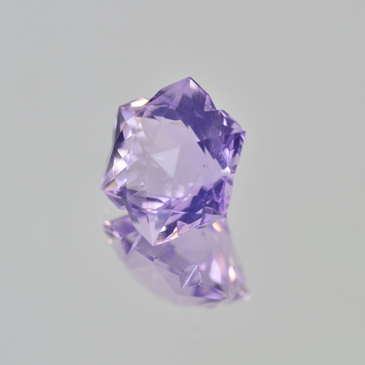 ラベンダーアメジスト 5.63ct ルース スノーカット