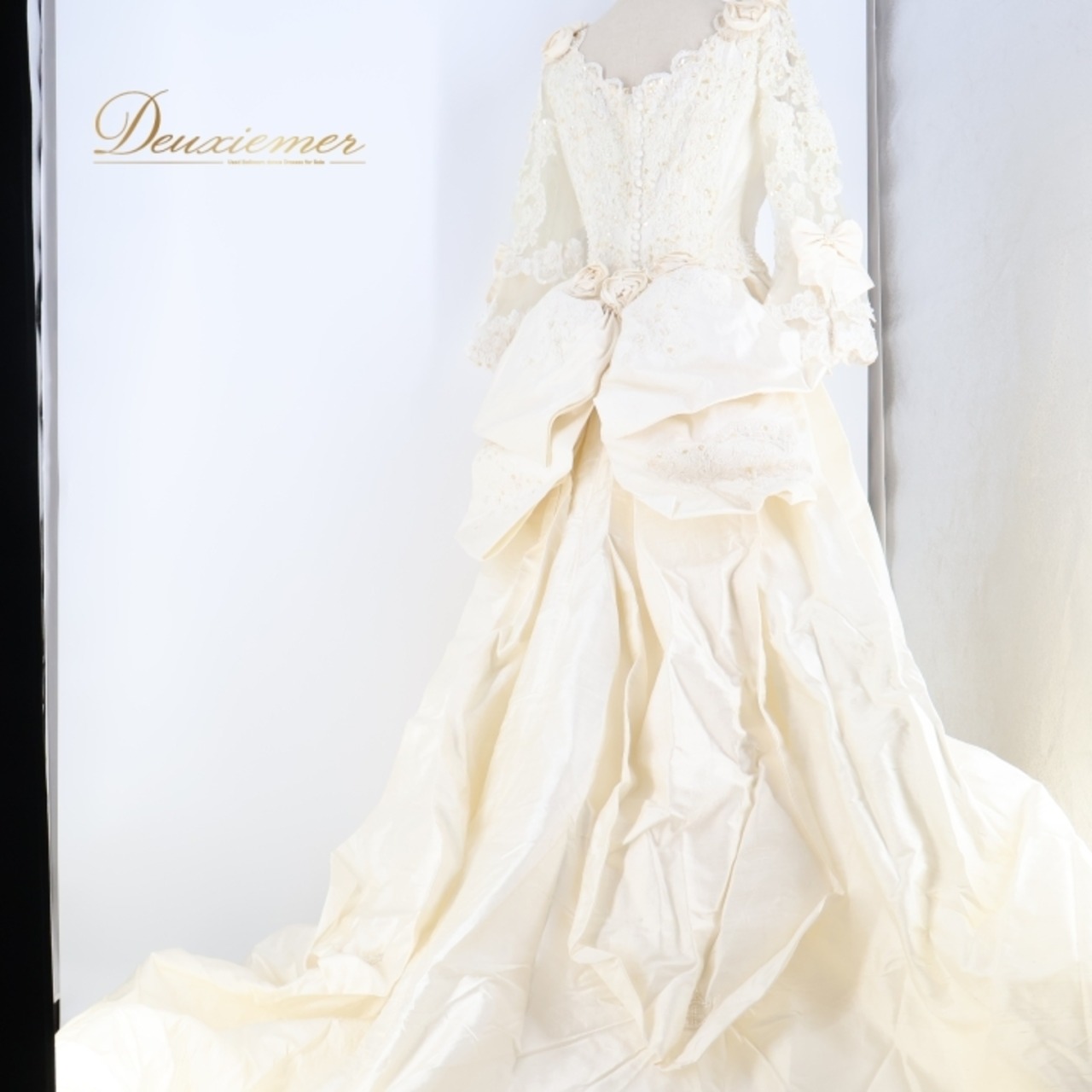 ウエディングドレス Elizabeth Emanuel エリザベスエマニュエル 結婚式 イギリス 英国製 ホワイト系 前撮り コスプレ 撮影 レース 花 アイボリー 中世 ロイヤル クラシック 結婚衣装 チュール ベール フォーマル パーティー ドレス プリンセススタイル ブランド エレガント 清楚 シンプル 上品 かわいい 高級感 ロマンティック パーティー用