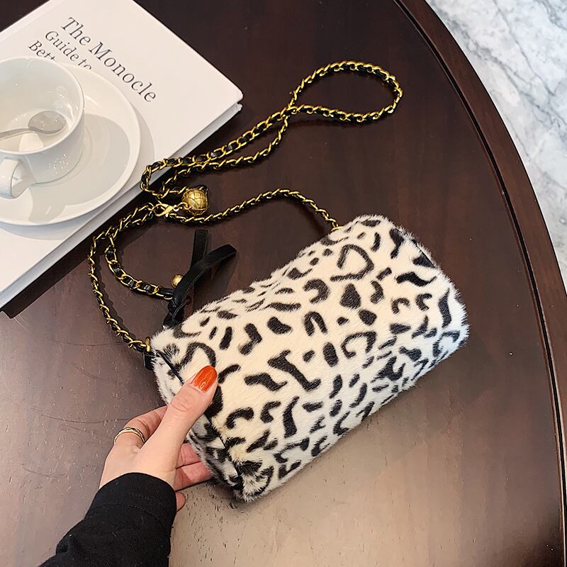 オータムウィンターチェーン レッド 秋物 冬物 メッセンジャーバッグ Tiancai_Wing_Bag99926858351