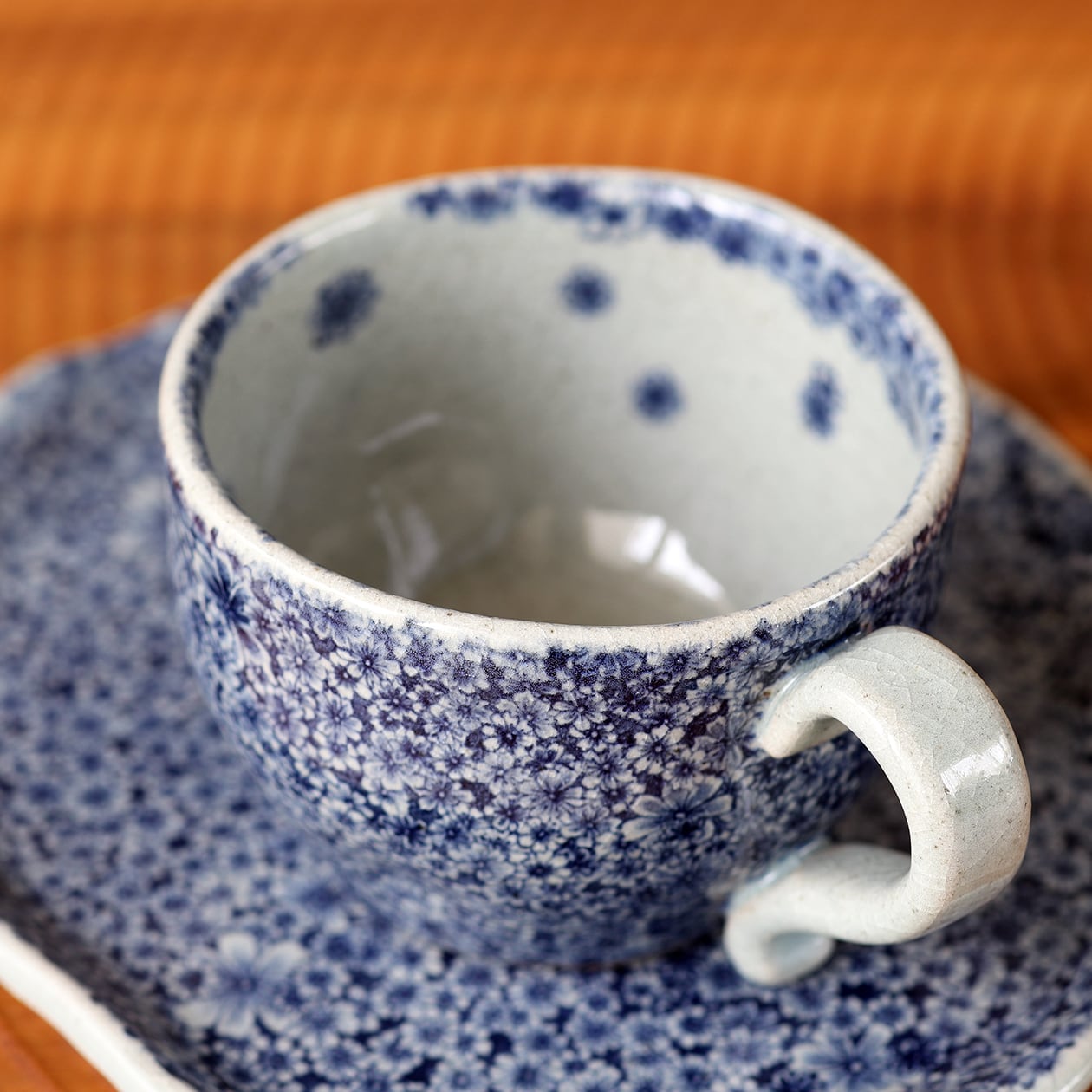 辻修窯 小花尽くし 珈琲碗皿 超絶技巧（有田焼） | にっこう生活館