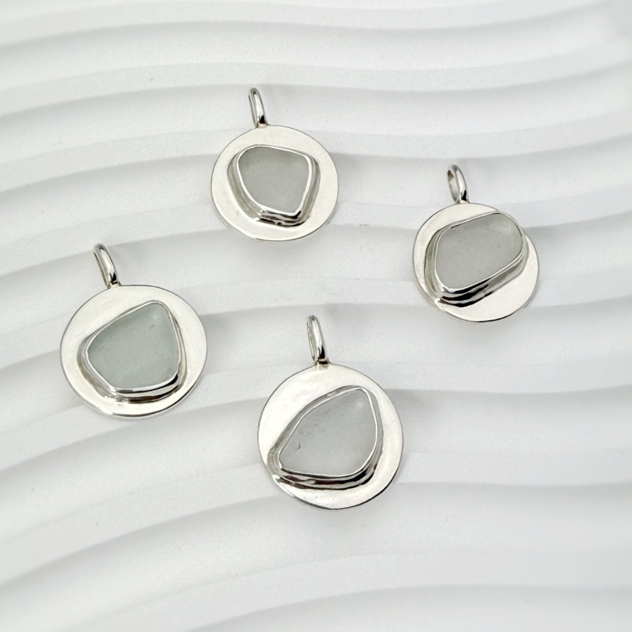 Horizon / Sea Glass Pendant Head Round