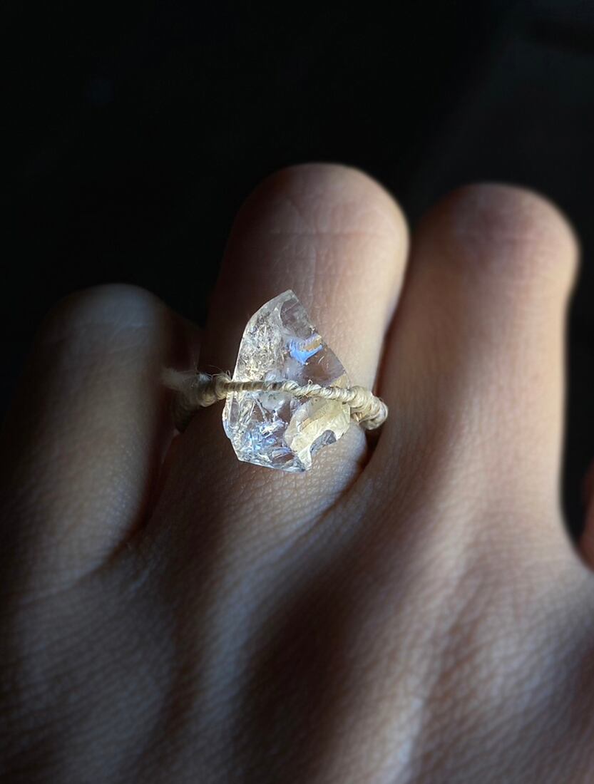 山梨県の氷水晶の指輪護り