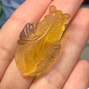 10.穴有り✩美イエローの色合い♪美しい金魚さんフローライト