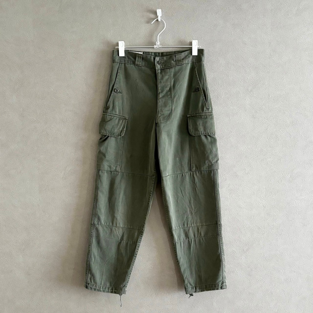 60s フランス軍 M64カーゴパンツ ヴィンテージ ミリタリーパンツ ユーロ M64フランス軍 カーゴパンツ /軍パン ユーロミリタリー オリーブ