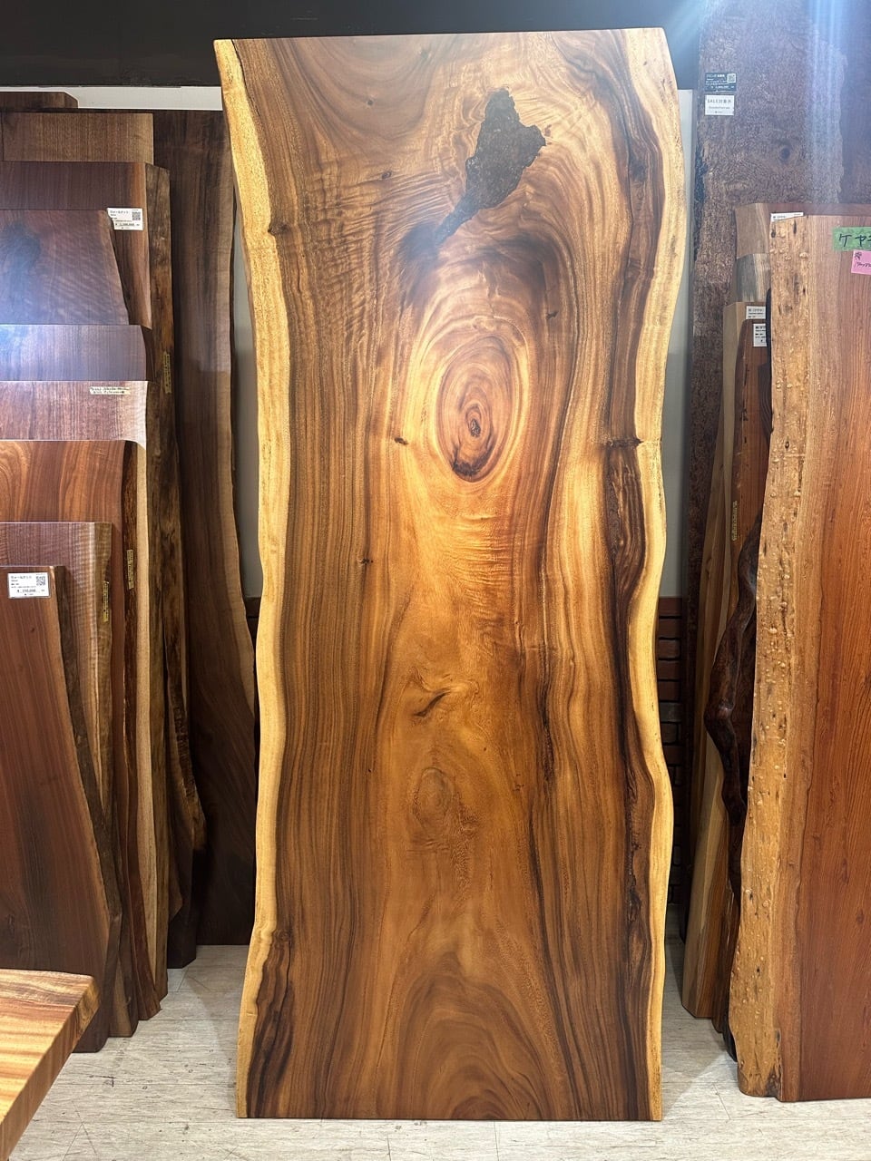 モンキーポッド 一枚板 | 千年家具 - 一枚板 テーブル専門店