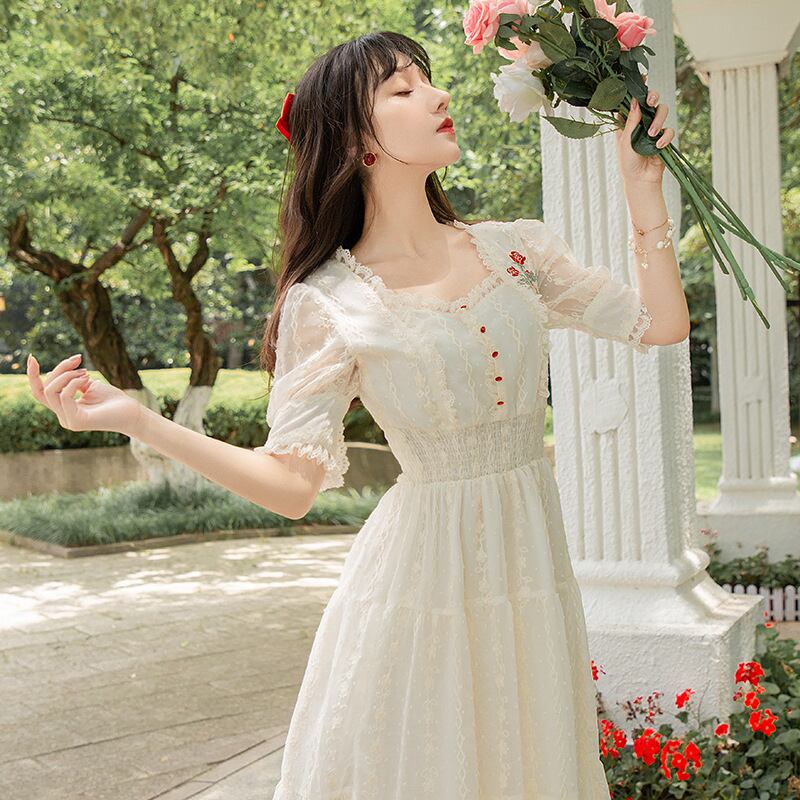 スタンダード刺繍ホワイト 白ドレス ワンピースウエスト薄手 レトロ