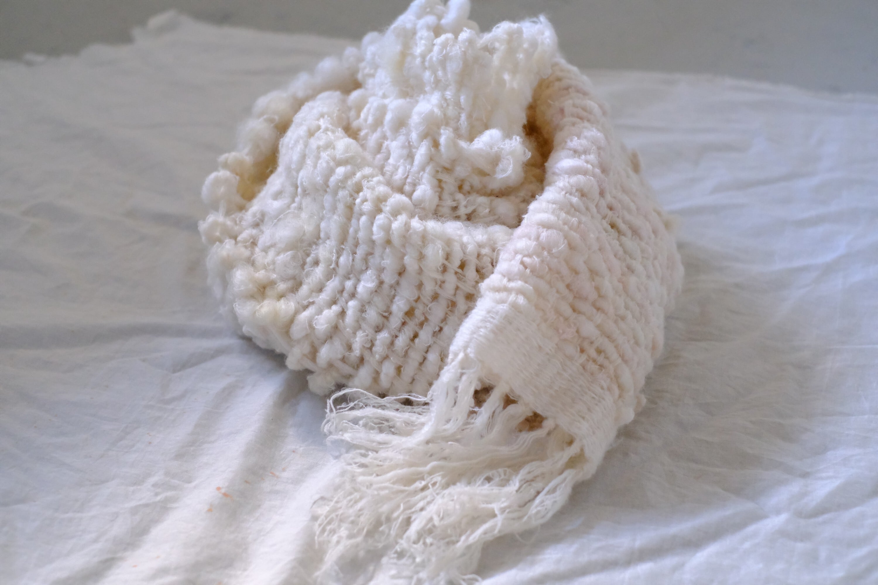 手紡ぎ糸のマフラー　o-0536